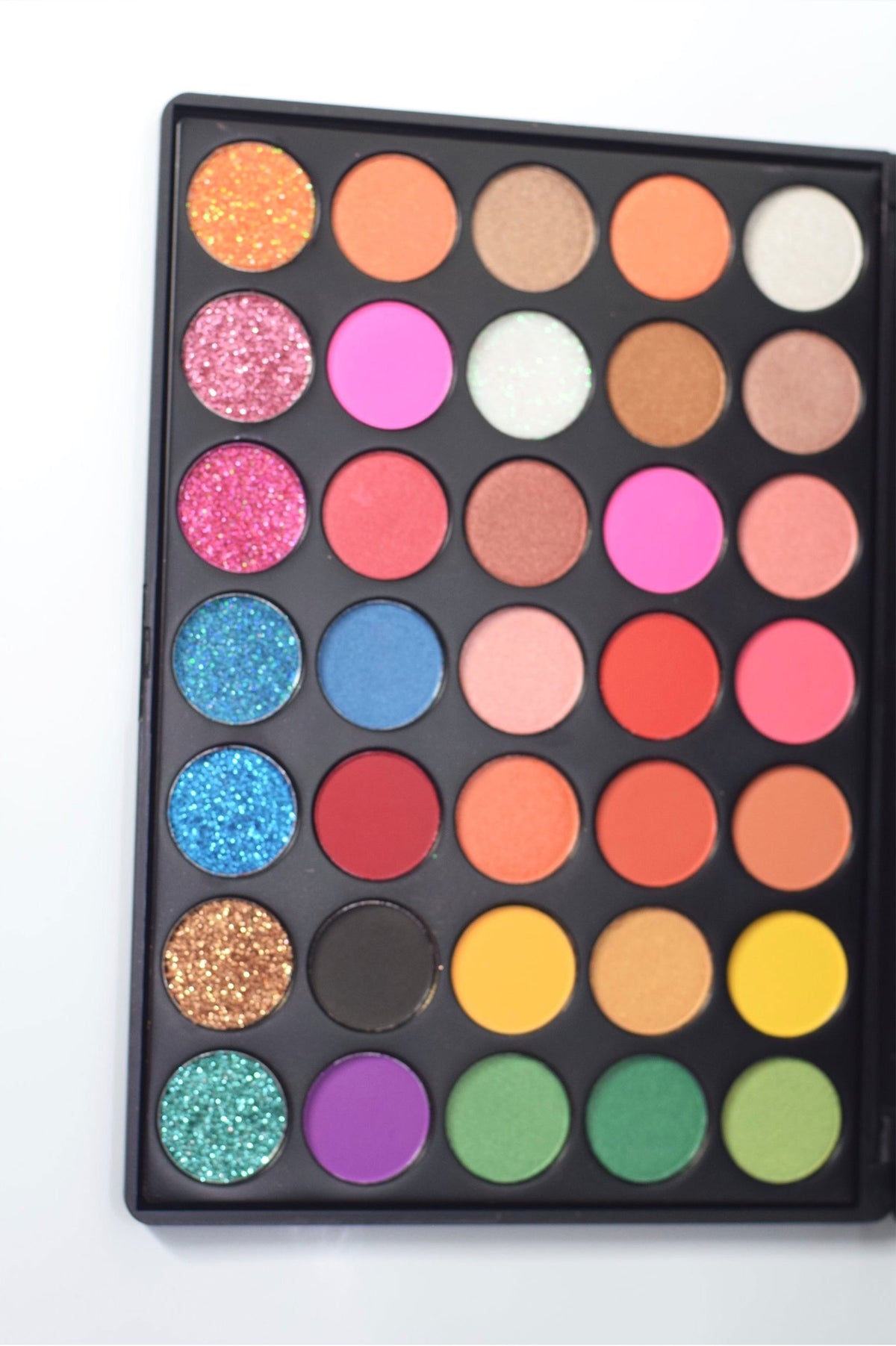 PRETTY WOMEN ARTISTRY PALETTE