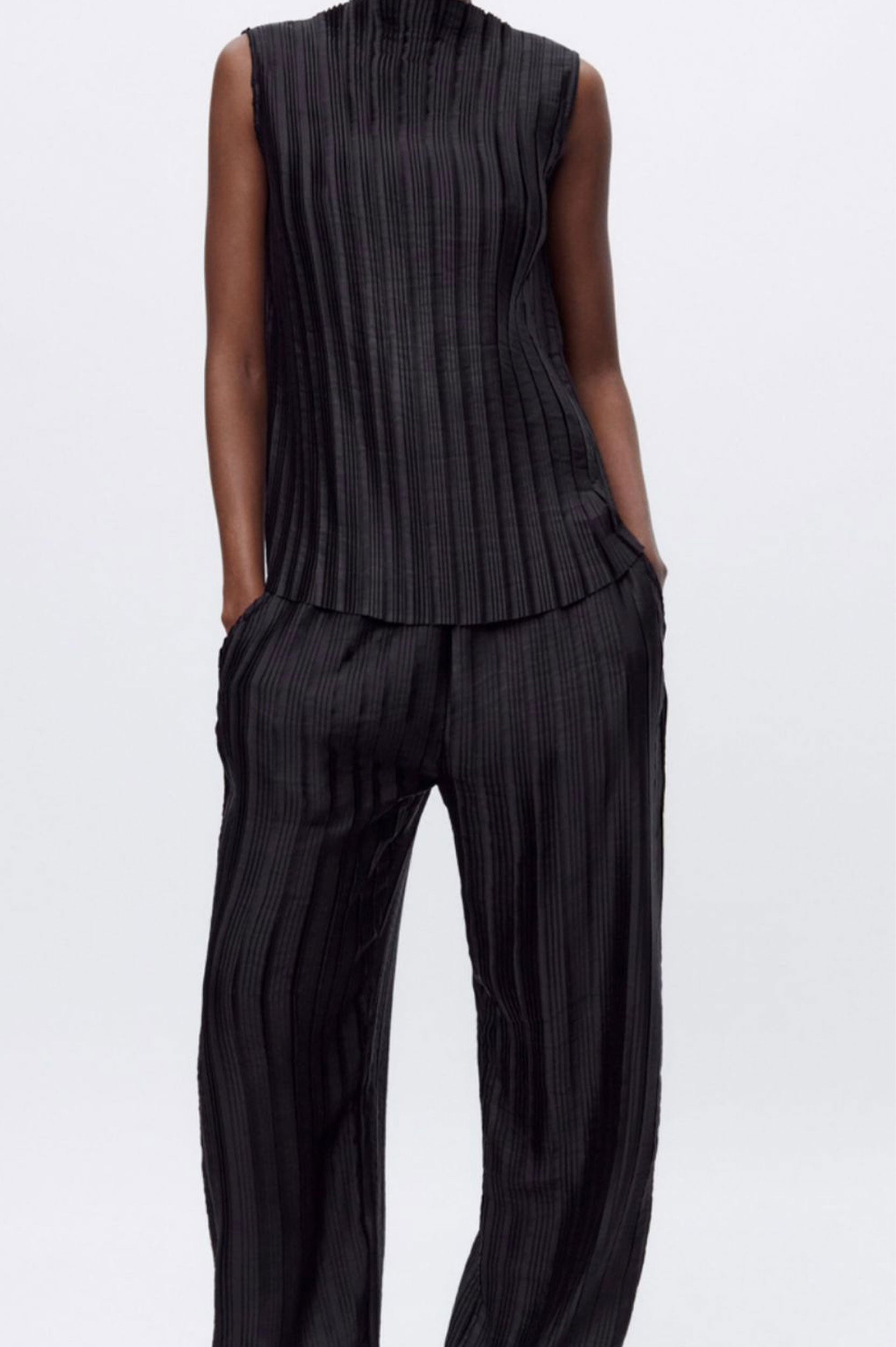 ZARA PLEATED SHIRT IN BLACK