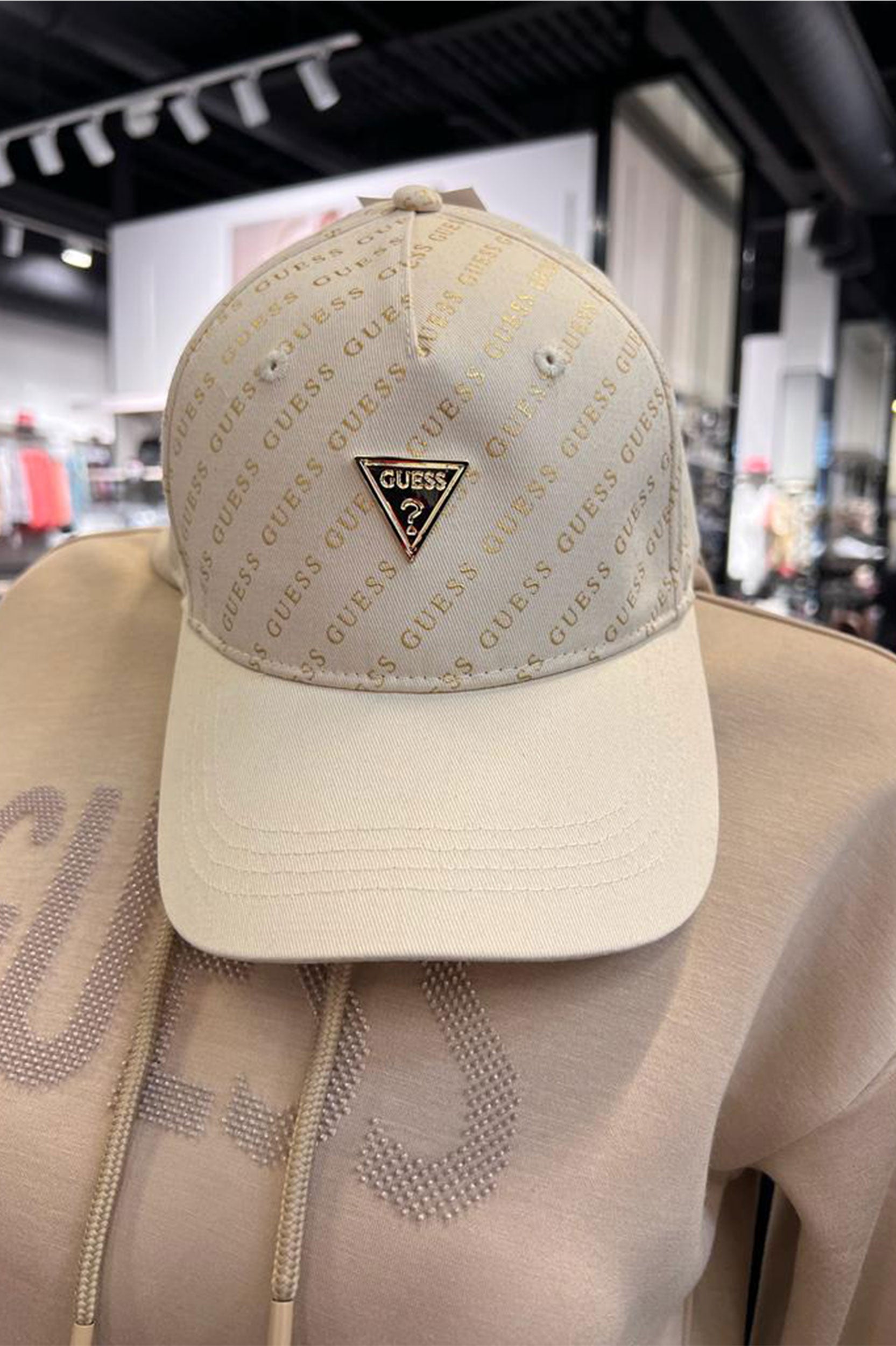 GUESS CAP