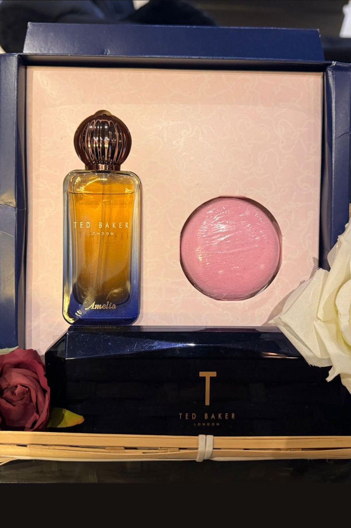 TED BAKER REGAL GLOW HIGHLIGHTER PLUS AMELIA EDT 50 ML AND BATH FIZZER